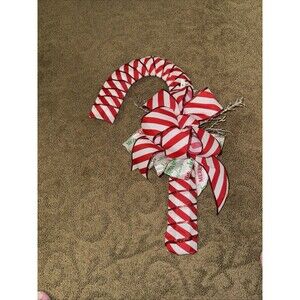 Christmas Wreath, Candy Cane Red White 21 x 14 New